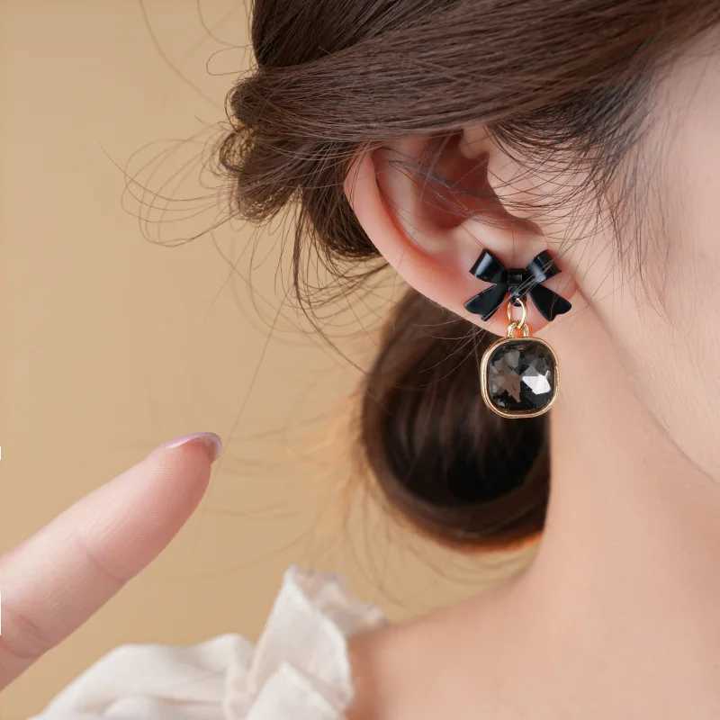 2025 New Arrival Light Luxury Simple Crystal Black Bow Square Stud Earrings For Women Fashion Sweet Jewelry Accessories Gifts Y250401
