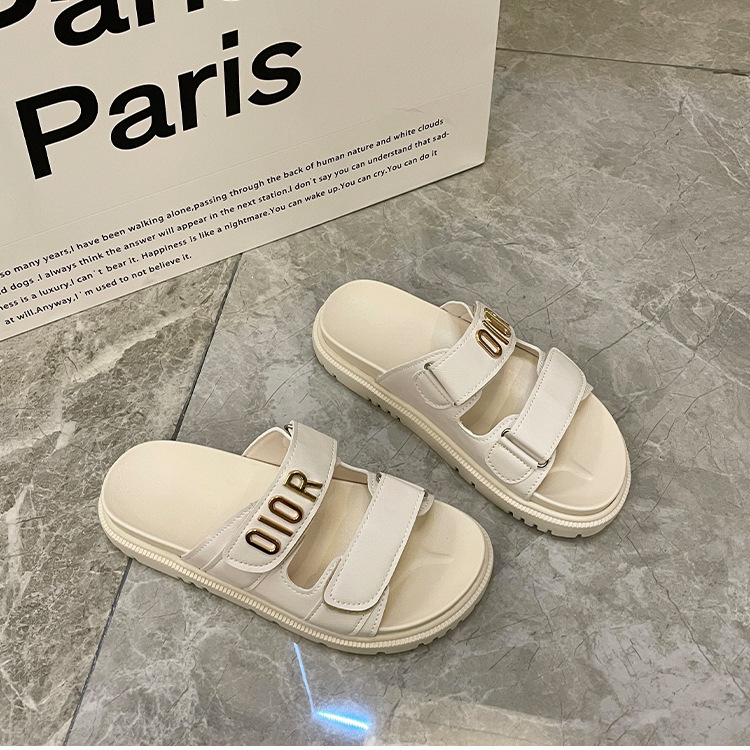 Thick soled sandals free Shipping slippers Designer Leisure beach shoes Women's outdoor sandals 2025 new