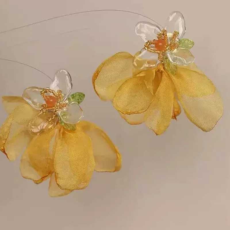 European And American Handmade Elegant Yellow Flower Exaggerated Dangle Earrings Fashion Women Sweet Jewelry Party Gifts Y250401