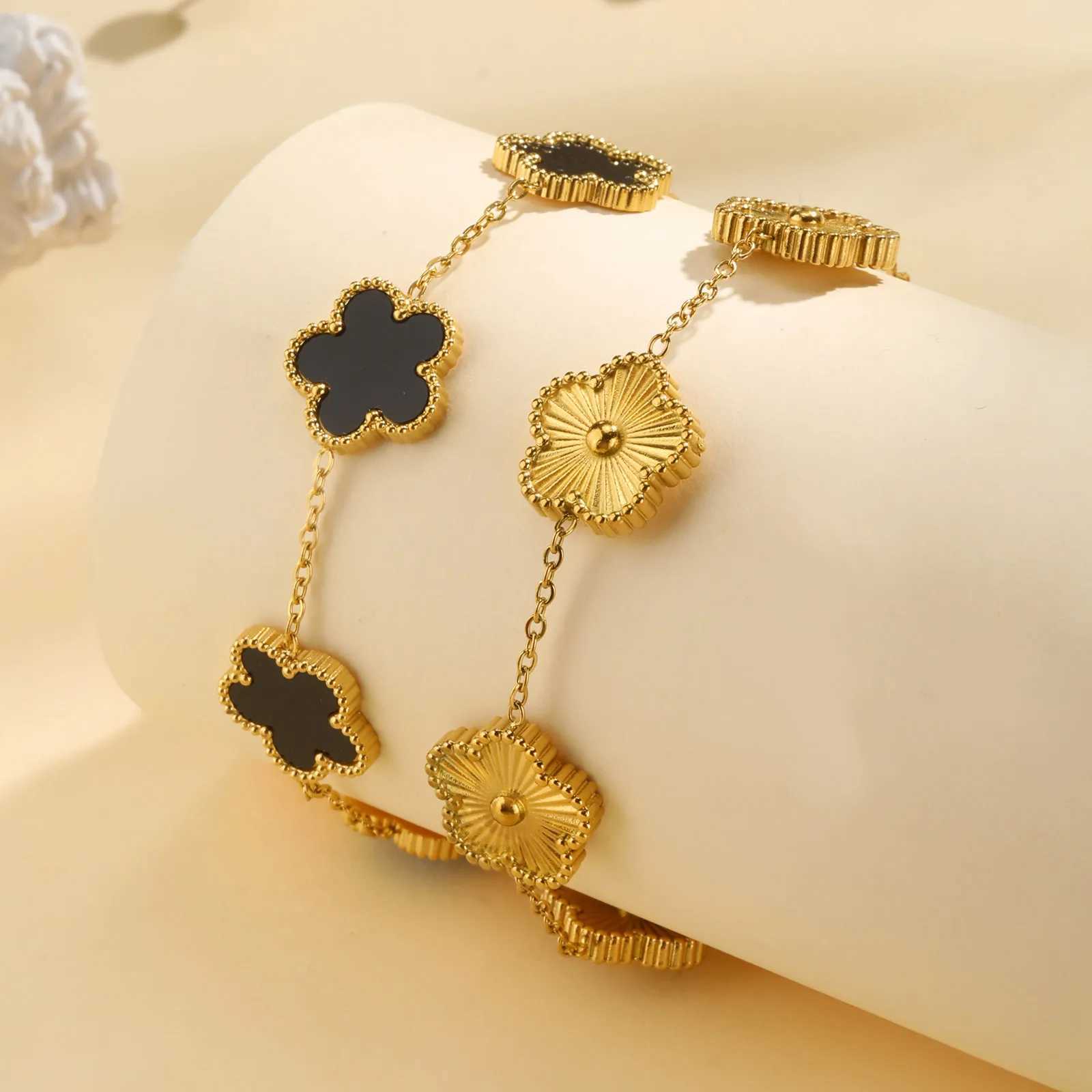 Waterproof flower bracelet stainless steel wristband bracelet womens gift lucky jewelryXJ250402