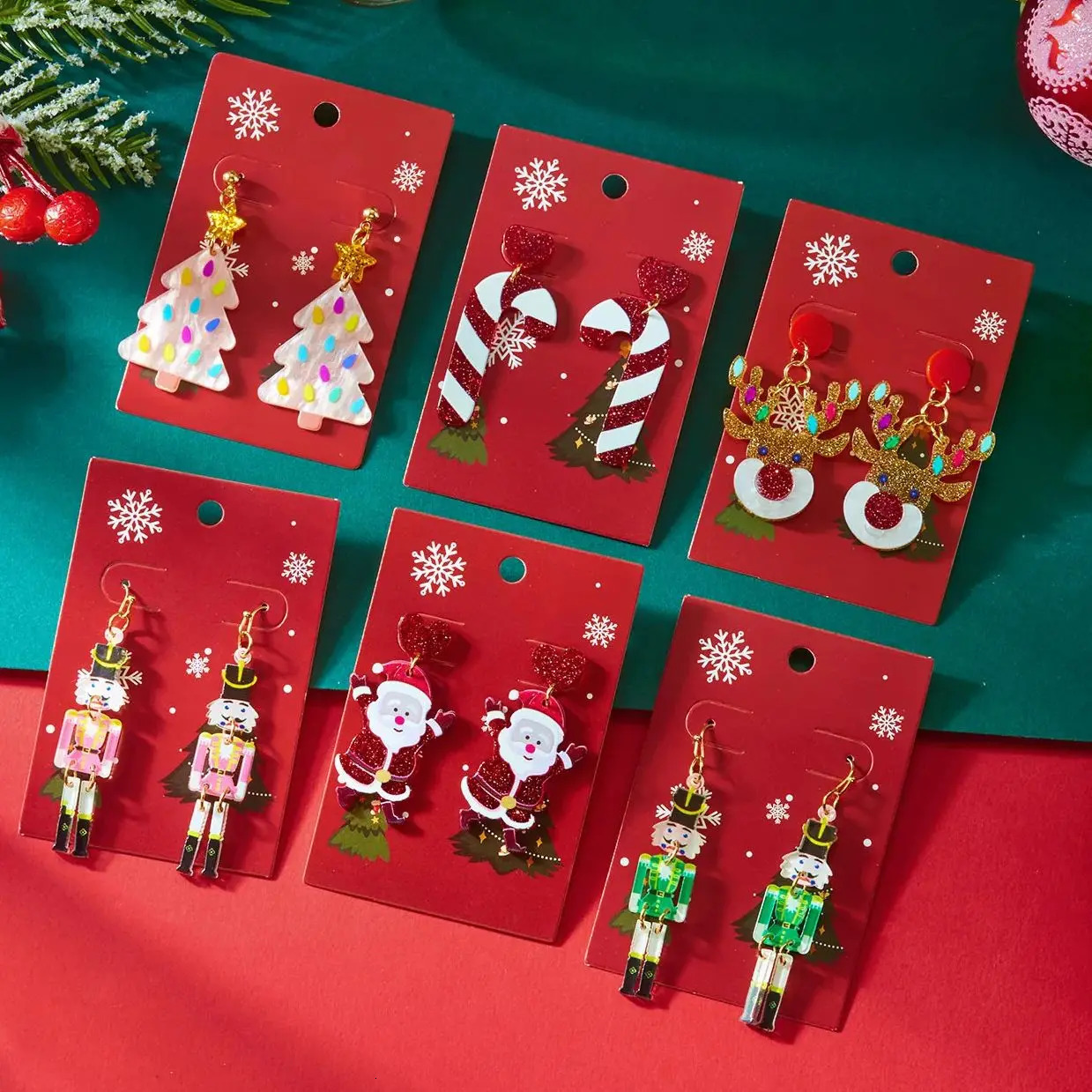 Minimalist Acrylic King Pattern Drop Earring for Women Cute Santa Claus Elk Christmas Tree Pendant Earring Year Jewelry Gift 251031