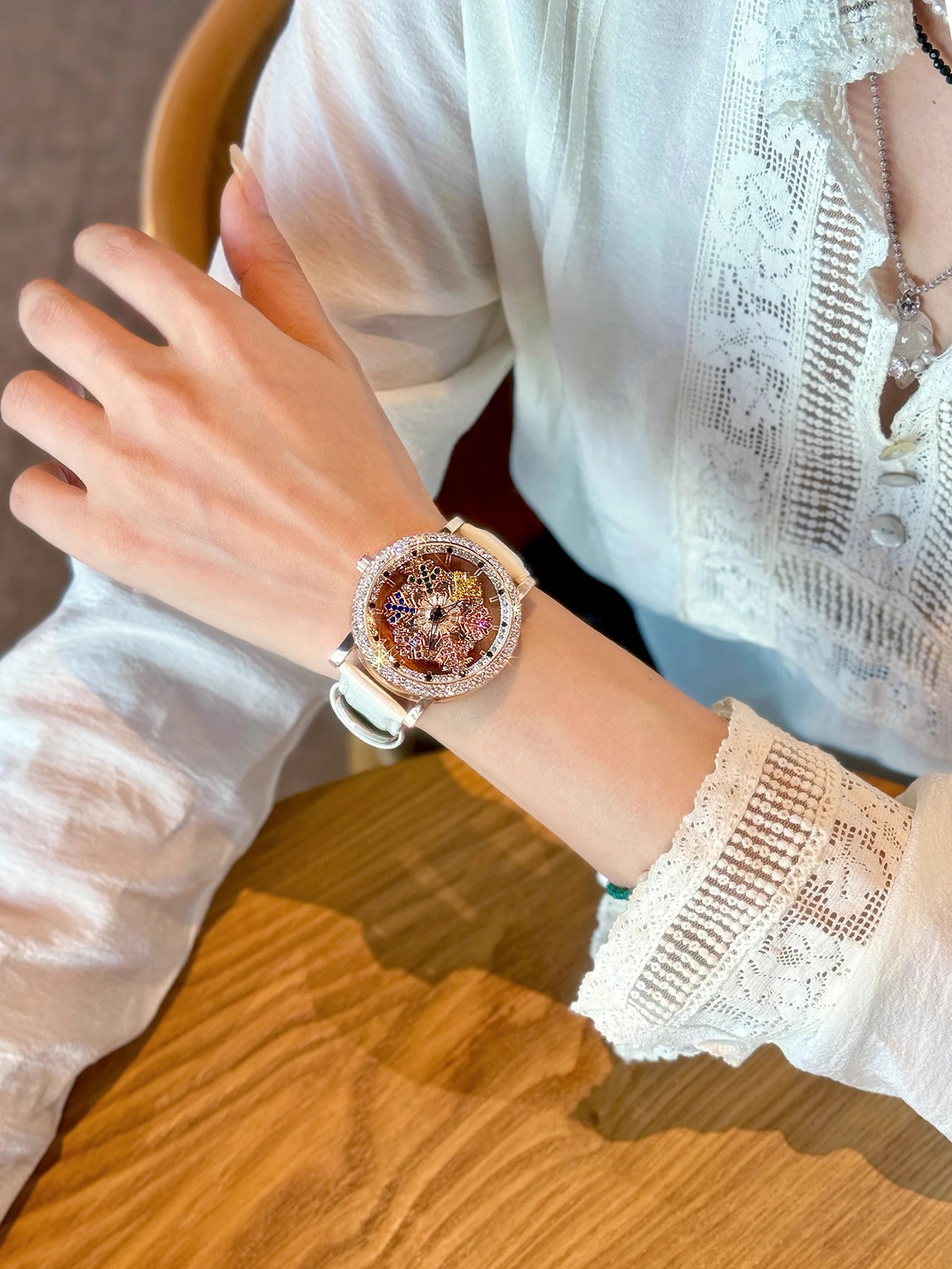 1 Upgraded Version of the Bright EyeCatching Fashionable Womens Watch Inlaid with Colorful Rhinestone Quartz Watch Equipped with Charming Rotating Col