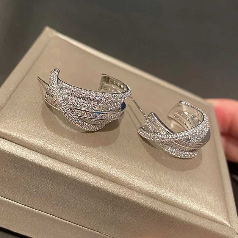 CAOSHI Versatile Luxury Womens Hoop Earrings Silver Vibrant Cubic Zirconia Wedding Engagement Accessories Party Jewelry Y250401