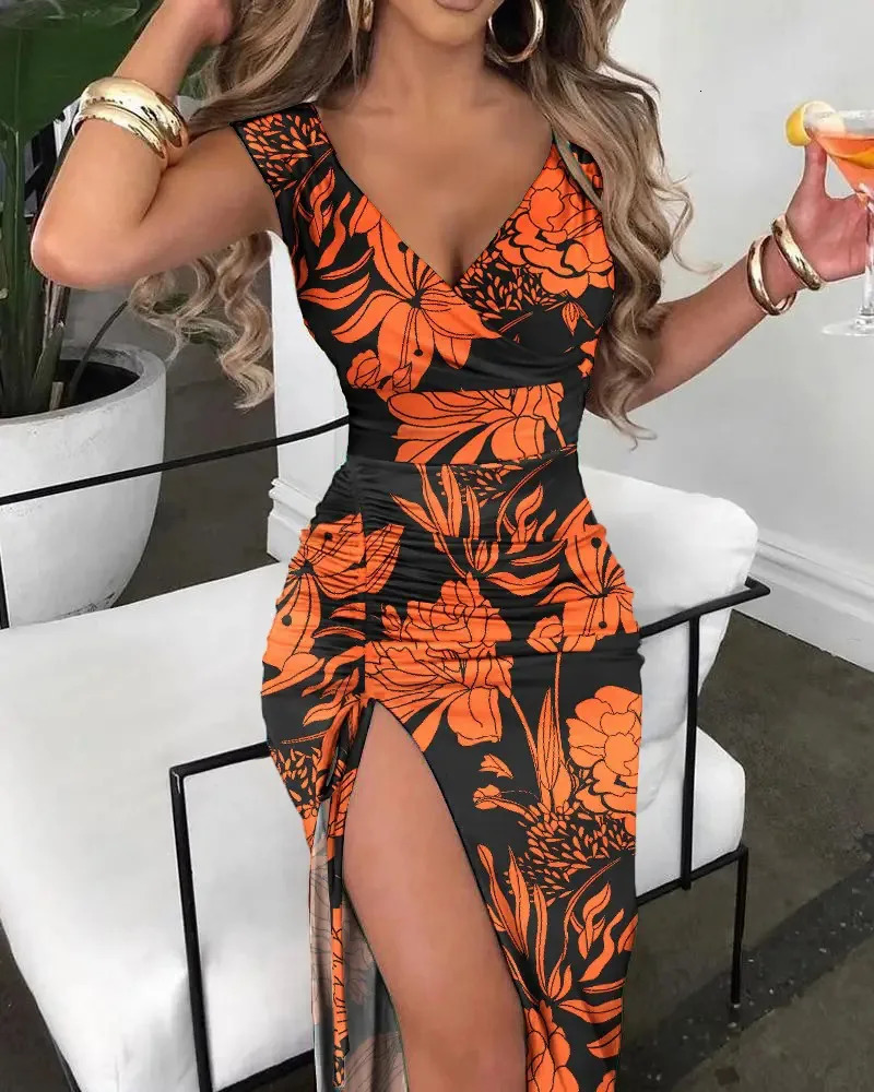 Fashionable and sexy summer sleeveless floral dress Midi dress womens high seam deep Vneck ultrathin holiday elegant party dress 250324
