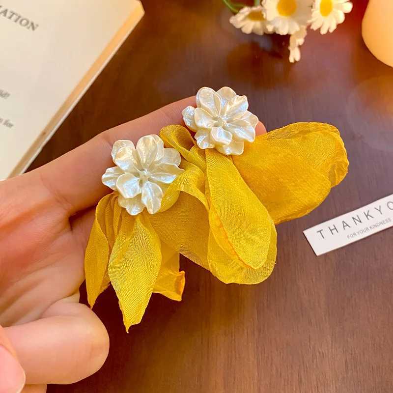 2025 New Arrival Light Luxury Sweet Resin Flower Fabric Tassel Dangle Earrings For Women Fashion Cute Elegant Jewelry Gifts Y250401