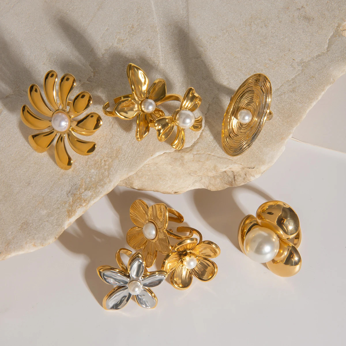 Vintage 18K Gold Plated Stainless Steel Pearl Geometric Flower Shaped Open End Ring Women Anti Allergic Charm Daily Jewelry 251031