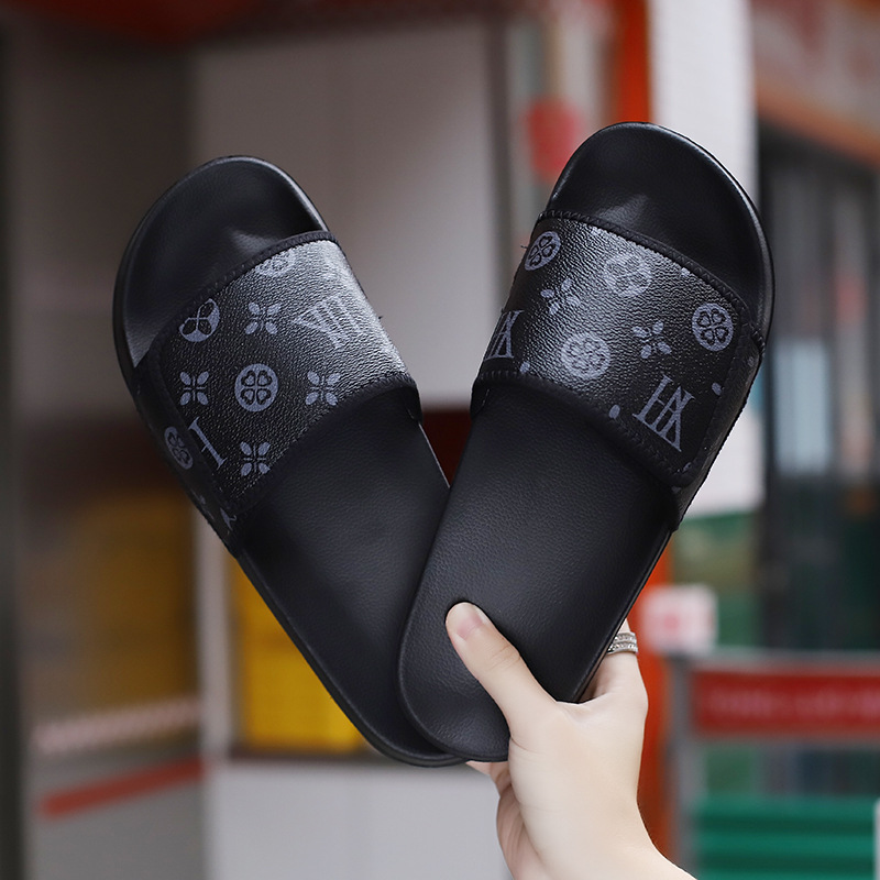 Free shipping 2025 summer new slippers men outdoor beach personality trend slippers home casual non-slip soft bottom sandals large size 45 super ootd