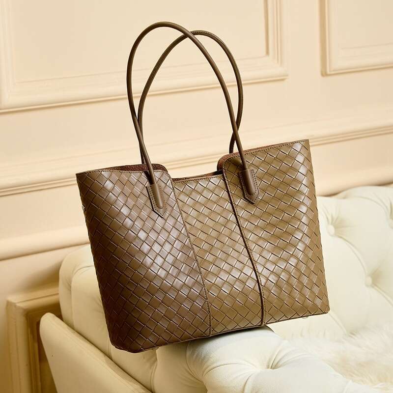 Luxury Bag Designer Commuter High-end Large Capacity Women's Leather Fashion Underarm One Shoulder Handheld Woven Bag