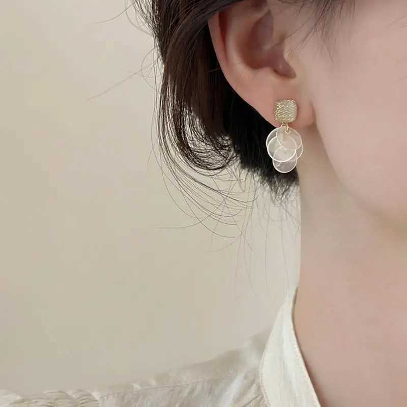 Light Luxury Niche Design Round Resin Tassel Dangle Earrings For Women Fashion Elegant Crystal Metal Jewelry Accessories Gifts Y250401