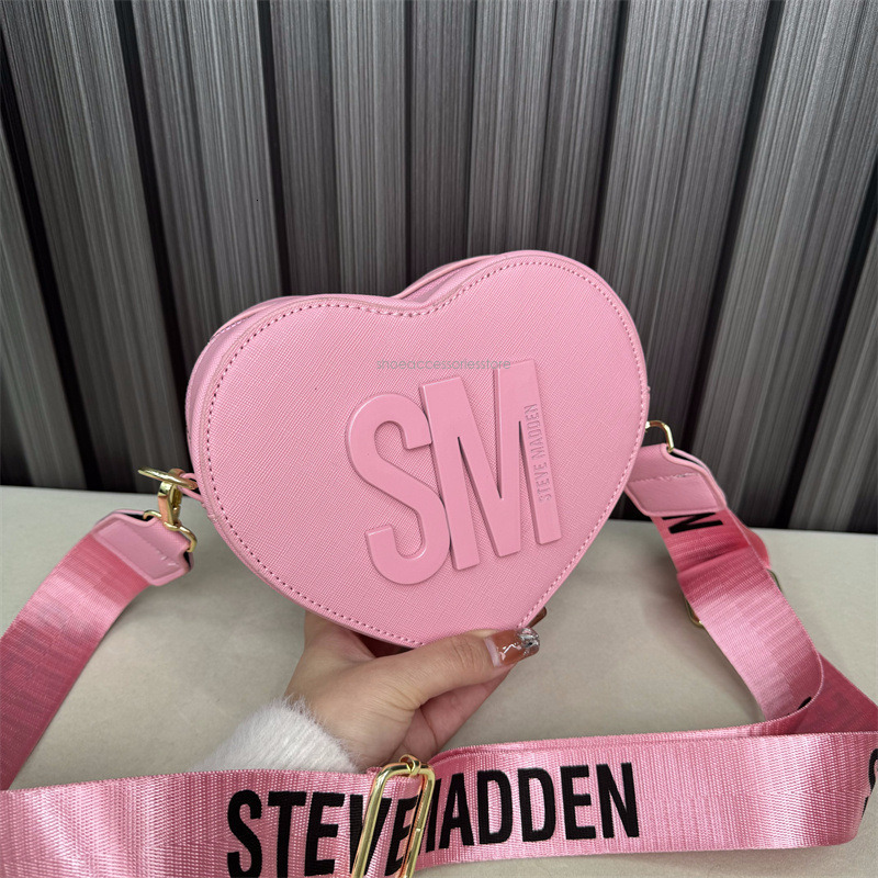 New Free Shipping Designer Bag Women's 2025 Valentine's Day New Fashionable And Popular Letter Solid Heart Shaped Single Shoulder Bag Bags