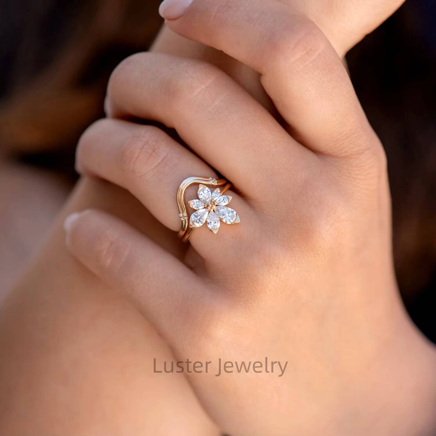 Luster Daisy Fine Jewelry Engagement Asymmetric Blossom 10K 14K 18K Pear Shape Moissanite Flower Gold Ring for Women