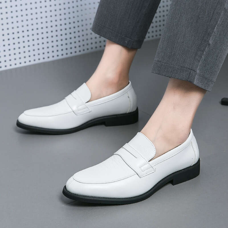 Men's shoes in plus size, new casual leather fashionable business dress shoes, trendy foot covers, and loafers