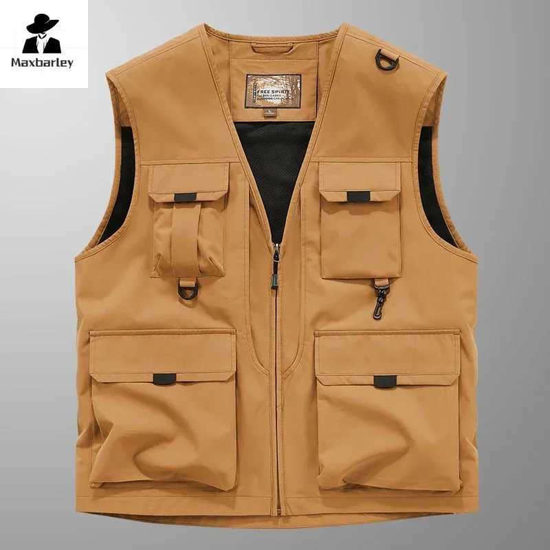 Outdoor Casual Vest Mens 2024 Autumn Multi-Pocket Breathable Sports Sleeveless Jacket Fashion Photographer Design Fishing Vest X250403
