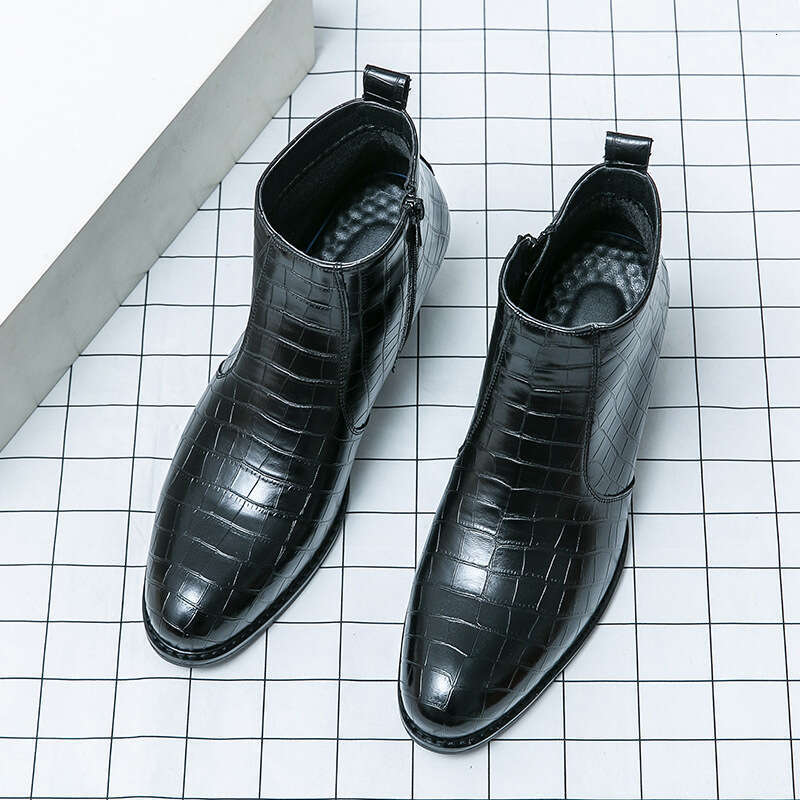 2024 Large Size New Casual Shoes Fashionable Men's High Top Leather Boots Trendy British Style