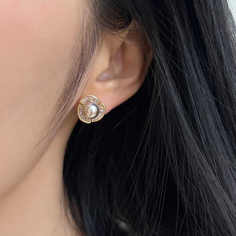 French Style Light Luxury Vintage Zircon Pearl Metal Flower Stud Earrings For Women Fashion Sweet Crystal Jewelry Gifts Y250401
