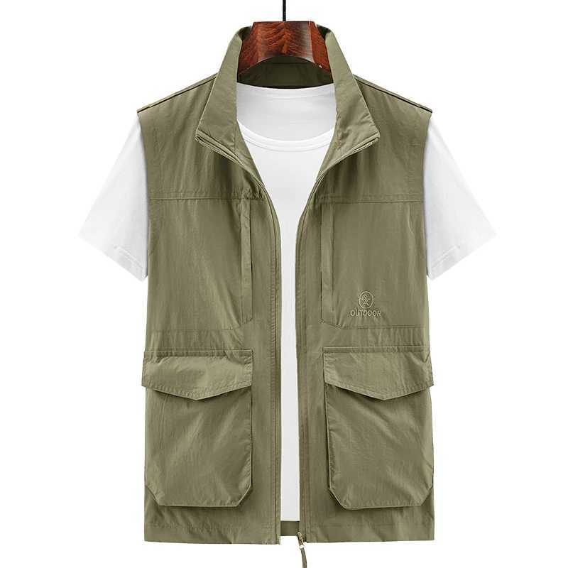 Men New Vest Solid Color Casual Outdoor Cargo Vest Loose Thin Multi-Pocket Vest Male Utility Vest Sleeveless Jacket Waistcoat X250403