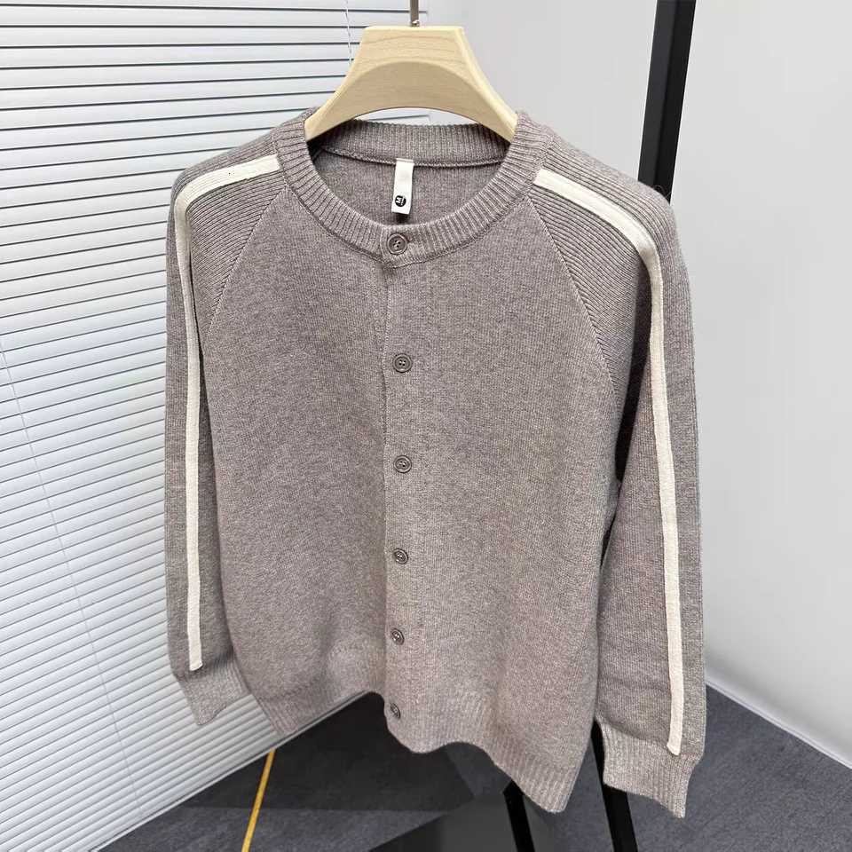 Fashion trend autumn new mens sweater cardigan luxurious striped high-quality comfort casual round neck button knit coat jacketT251103