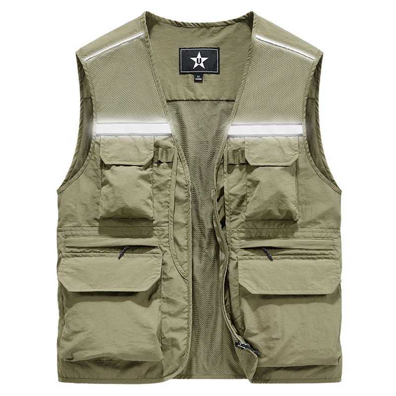 Men Outdoor Leisure Fishing Vest Men New Multi Pocket Hiking Photography Waistcoat Reflective strip design Sleeveless Vest Male X250403