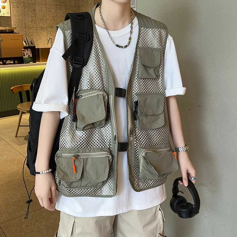 Multiple Pockets Outdoor Vest Men Japanese Korean Streetwear Fashion Loose Causal Cargo Vest Sleeveless Jacket Waistcoat for Men X250403