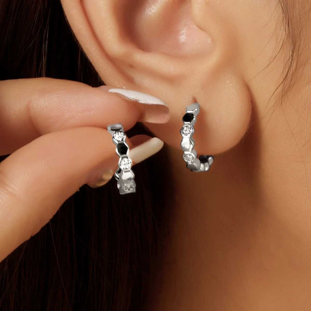 Fashion Simple Zircon ShAPed Stud Earrings For Women Punk Geometric Hexagon CshAPed Earring Daily Party Jewelry Gifts C251103