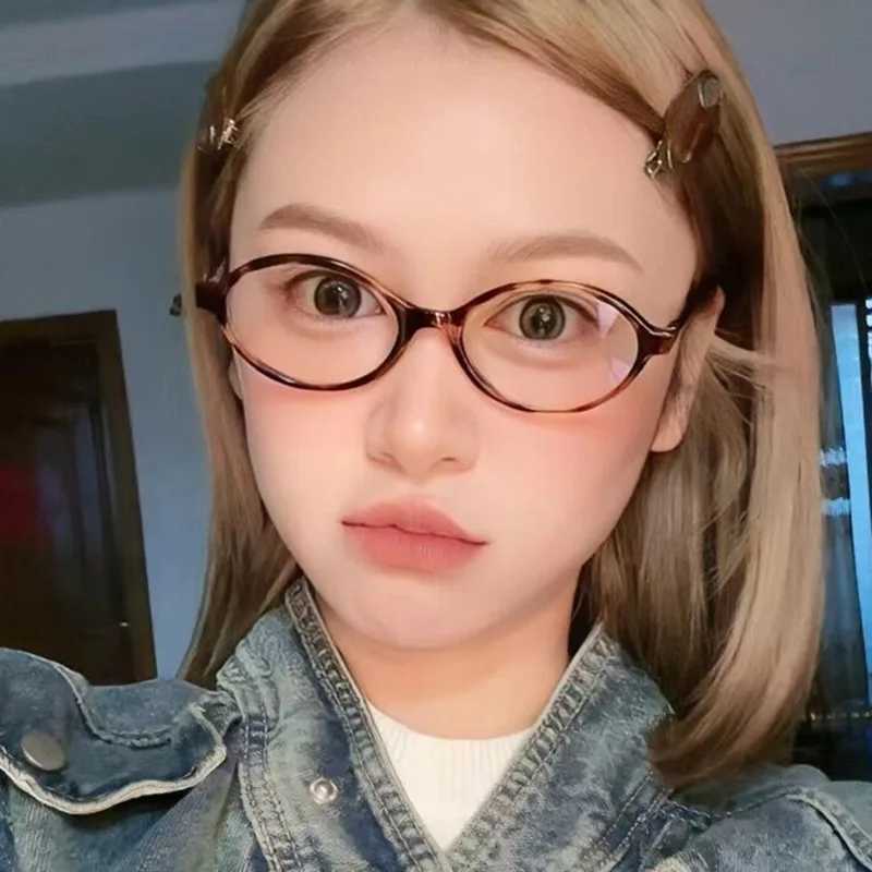 Retro oval sunglasses new womens luxury brand designer small oval anti blue light glasses retro fashion mens leopard eye glassesXJ250402