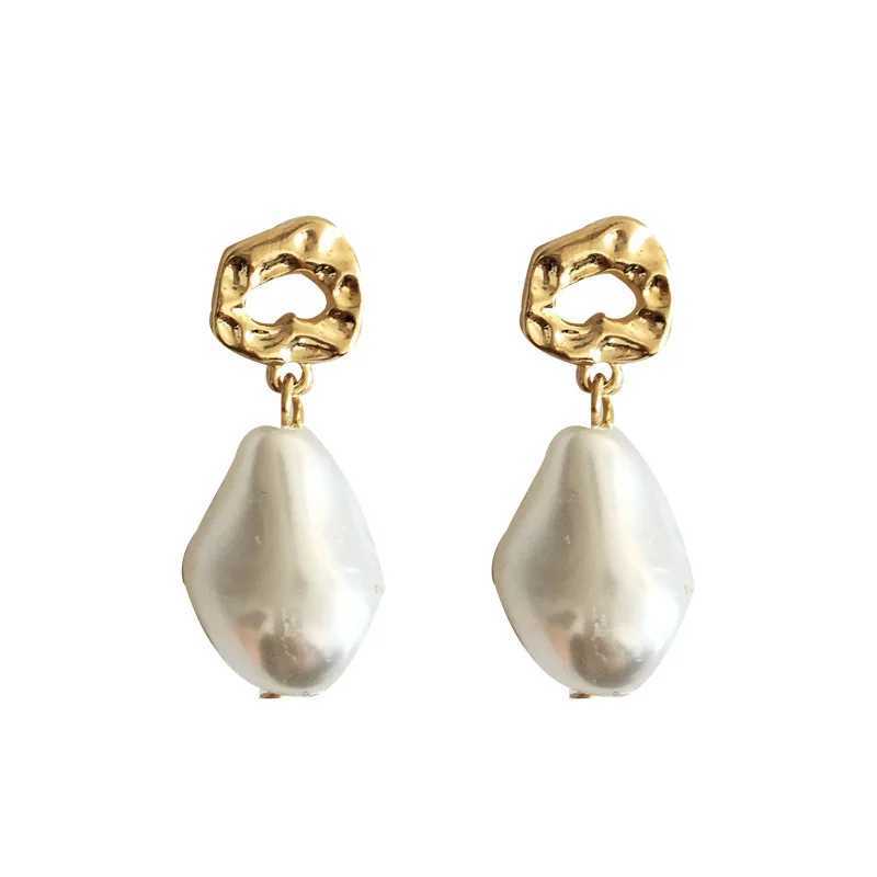 2022 New Arrival Korea Elegant Irregular Pearl Dangle Earrings For Women Fashion Simple Water Drop Jewelry Party Gifts Y250401