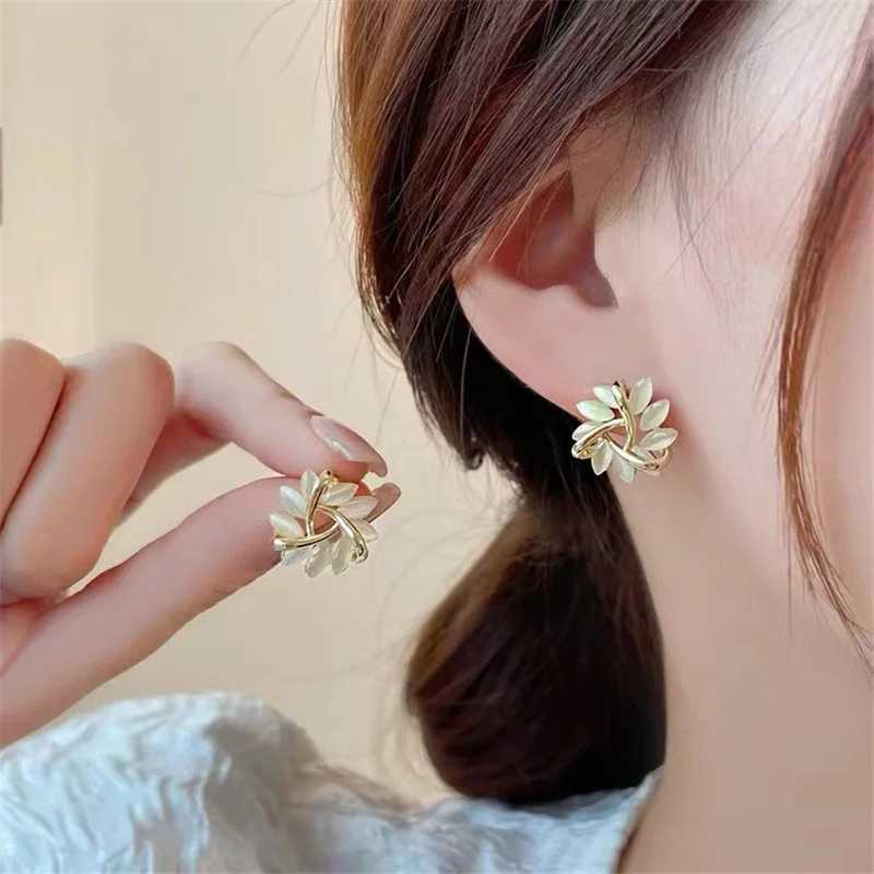 Elegant Exquisite Opal Petal Circle Stud Earrings For Woman 2022 New Classic Jewelry Luxury Party Girls Unusual Accessories C251103