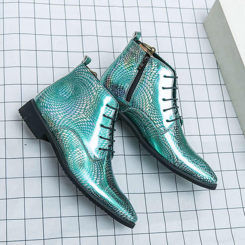 Men's shoes in plus size, high top, pointed leather fashionable British style, shiny Martin boots, trendy Chelsea boots