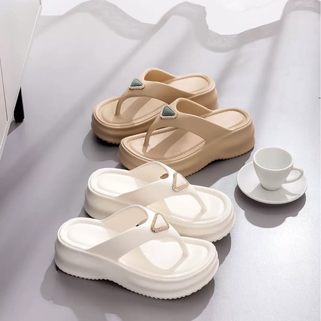 Free shipping 2025 new designer Slippers for womans platform sandals lady slider summer fashion Slides flip flops outdoor woman shoes
