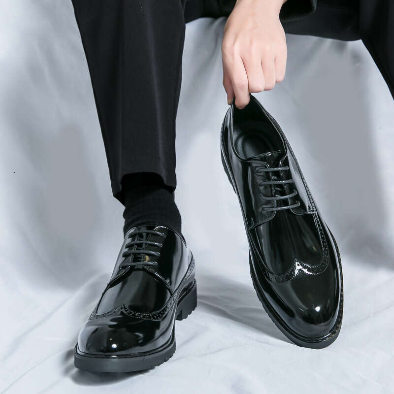 Men's oversized new fashionable business dress shoes, trendy glossy block leather shoes