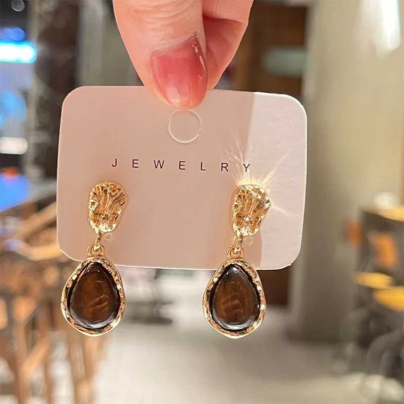 Irregular Fold Maillard Water Drop Dangle Earrings for Female Geometric Pendant Ear Wedding Jewelry Gift C251103