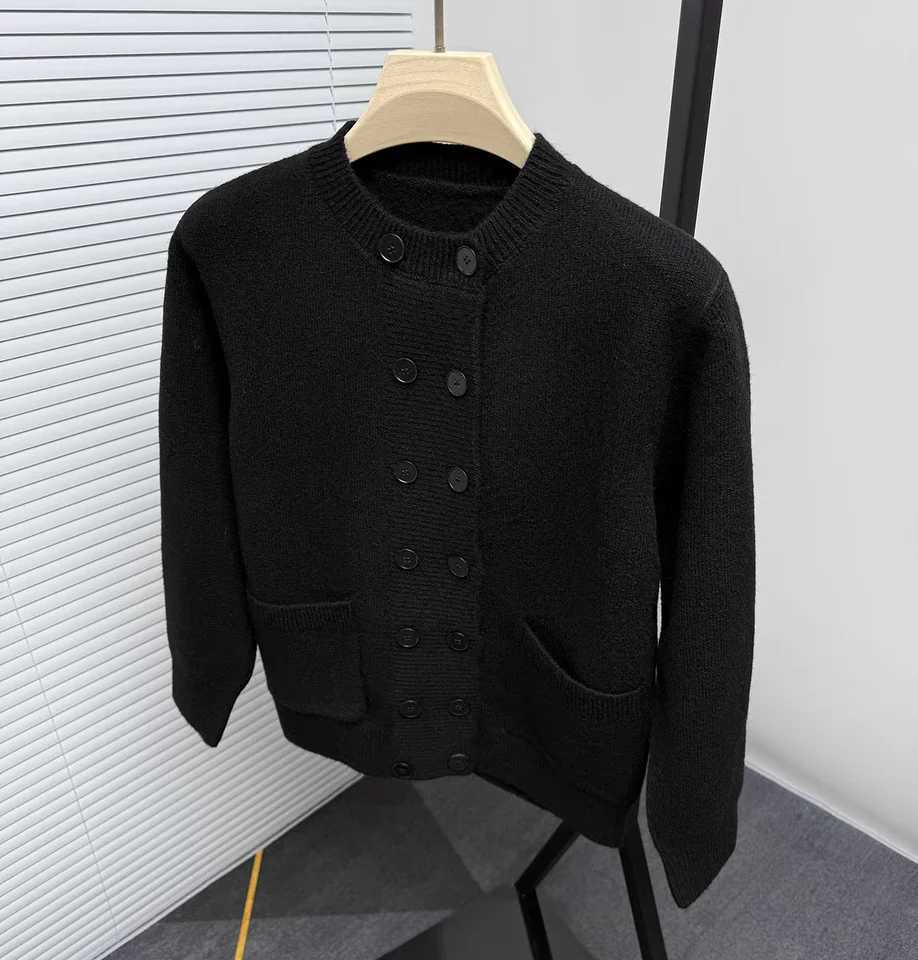 Personality fashion double breasted knitted cardigan mens high-quality spring autumn solid color pocket casual round neck coatT251103