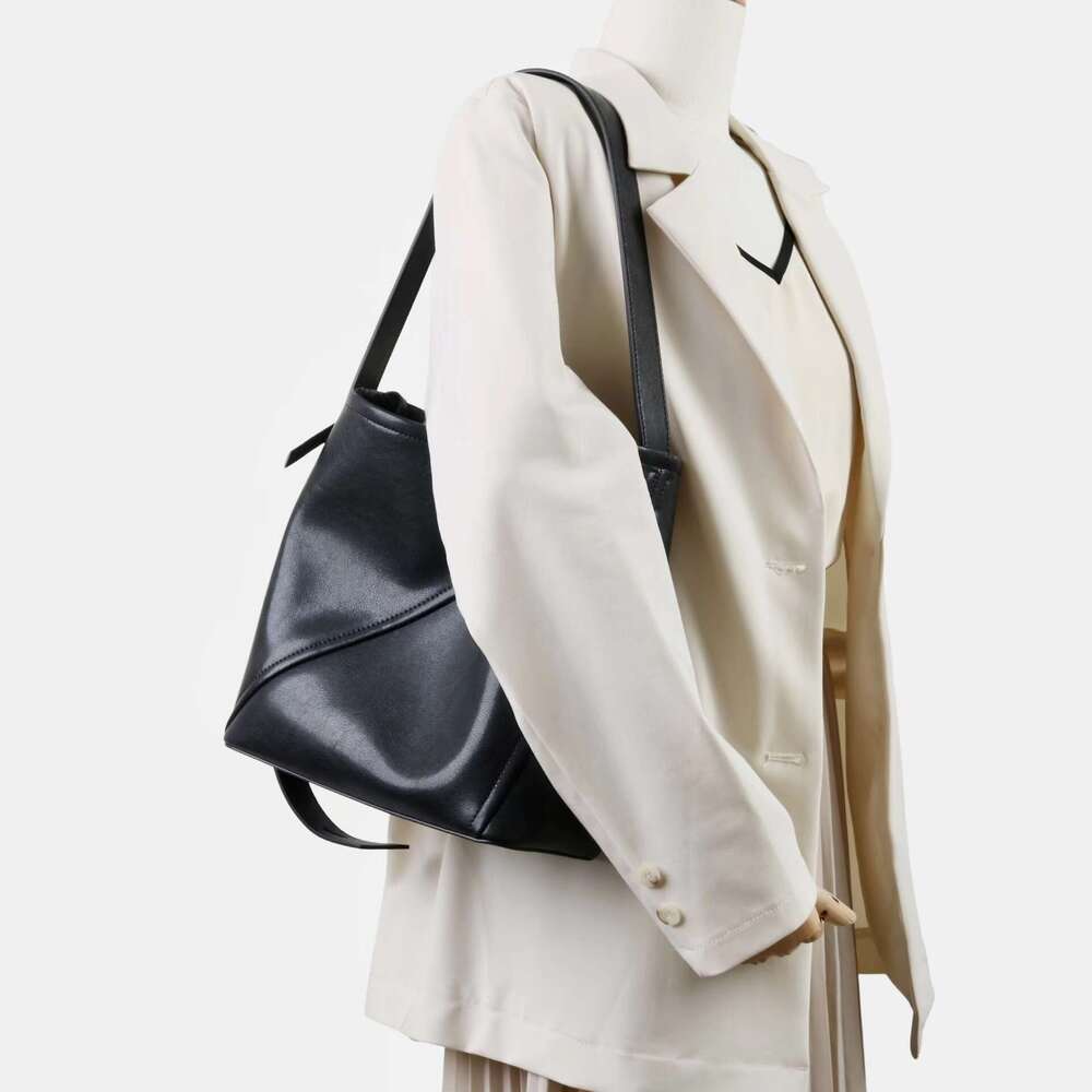 Luxury Bag Designer's New Large Capacity Cowhide Patchwork Texture Commuter Women's Fashion Versatile One Shoulder Underarm Bucket Bag