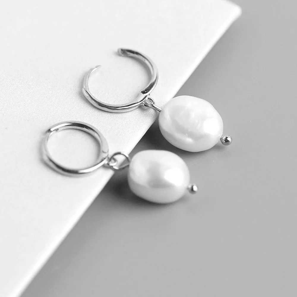Fashionable Irregular Natural Pearl Stainless Steel Womens Stud Earrings Perforated Jewelry Y250401
