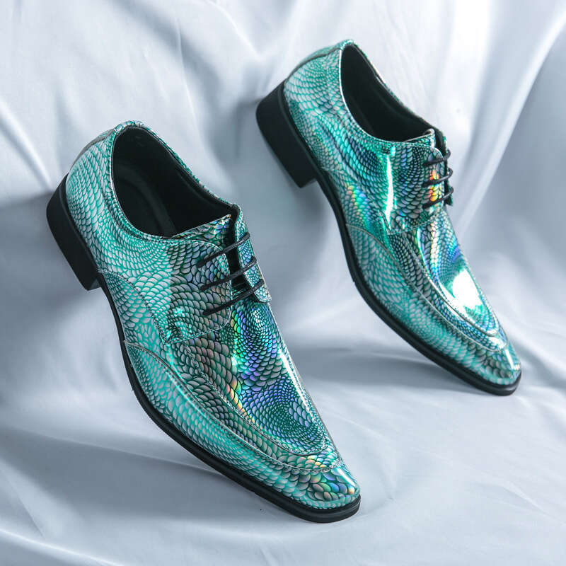 2024 New Men's Large Four Seasons Casual Fashion Chelsea Pointed Leather Shoes British Style