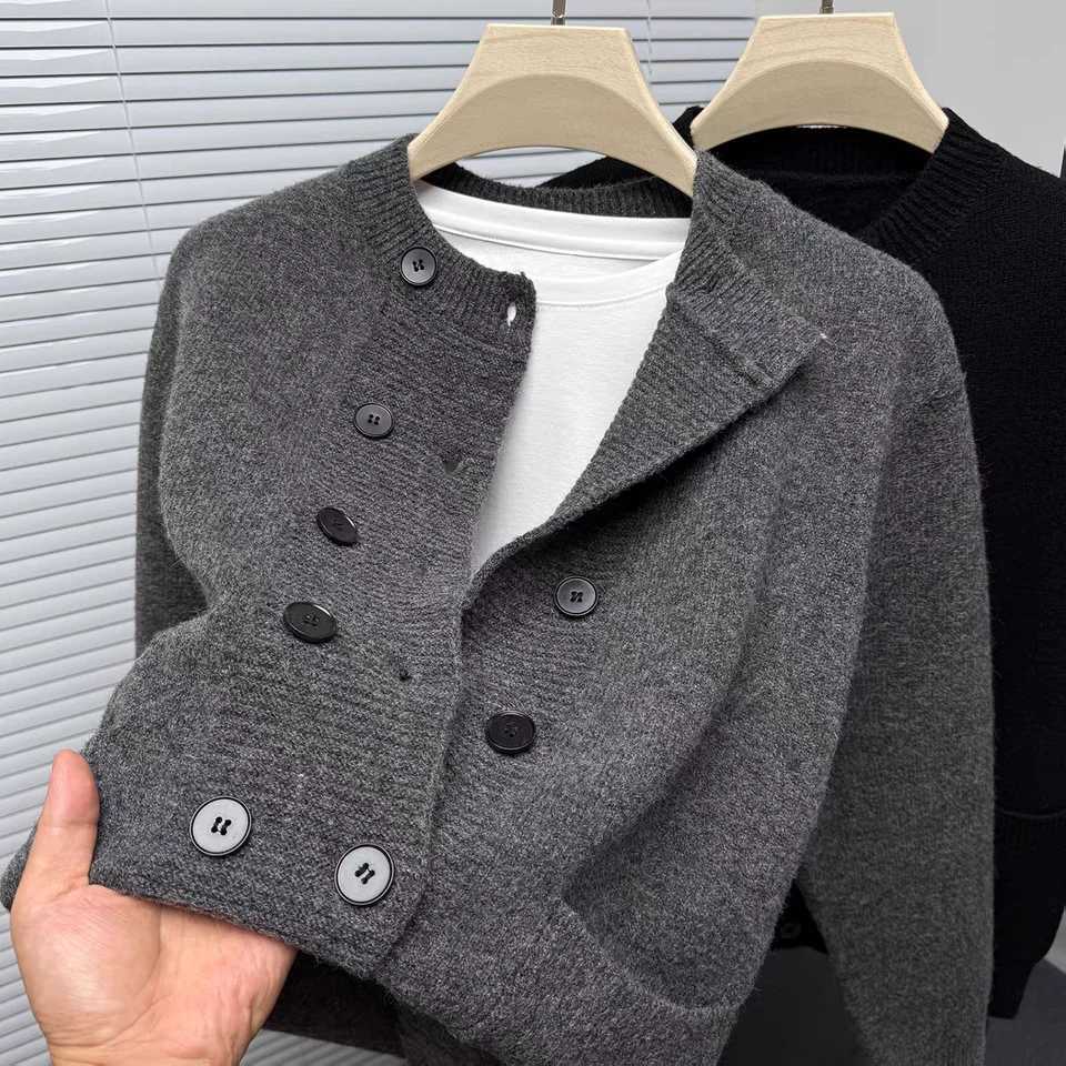 Personality fashion double breasted knitted cardigan mens high-quality spring autumn solid color pocket casual round neck coatT251103