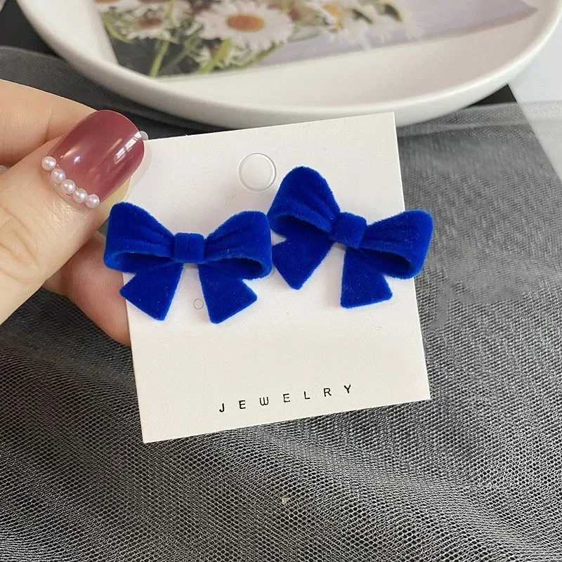 Retro black velvet earrings charming geometric bow and stud earrings fashionable and unusual jewelry earrings accessories for women Y250401