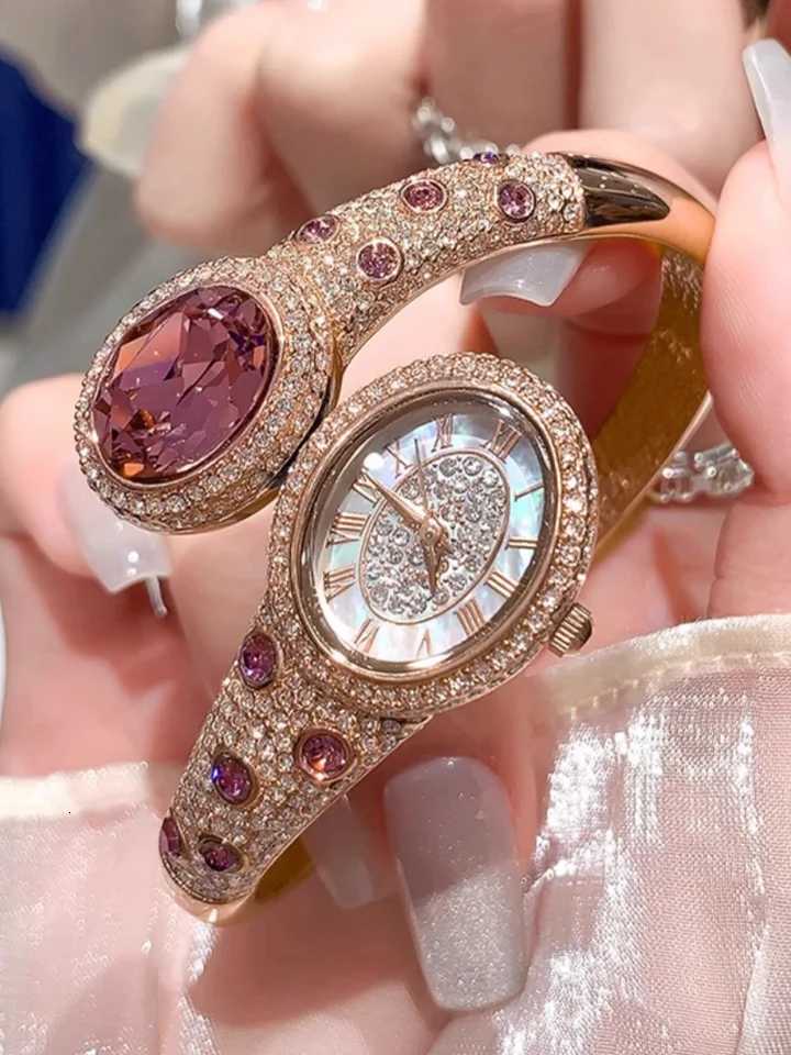 Elegant Women Snake Shape Diamonds Studded Quartz Watch Fashion Luxury Office Ladies Party Wristwatch Birthday Gift Jewelry entry luxW251103