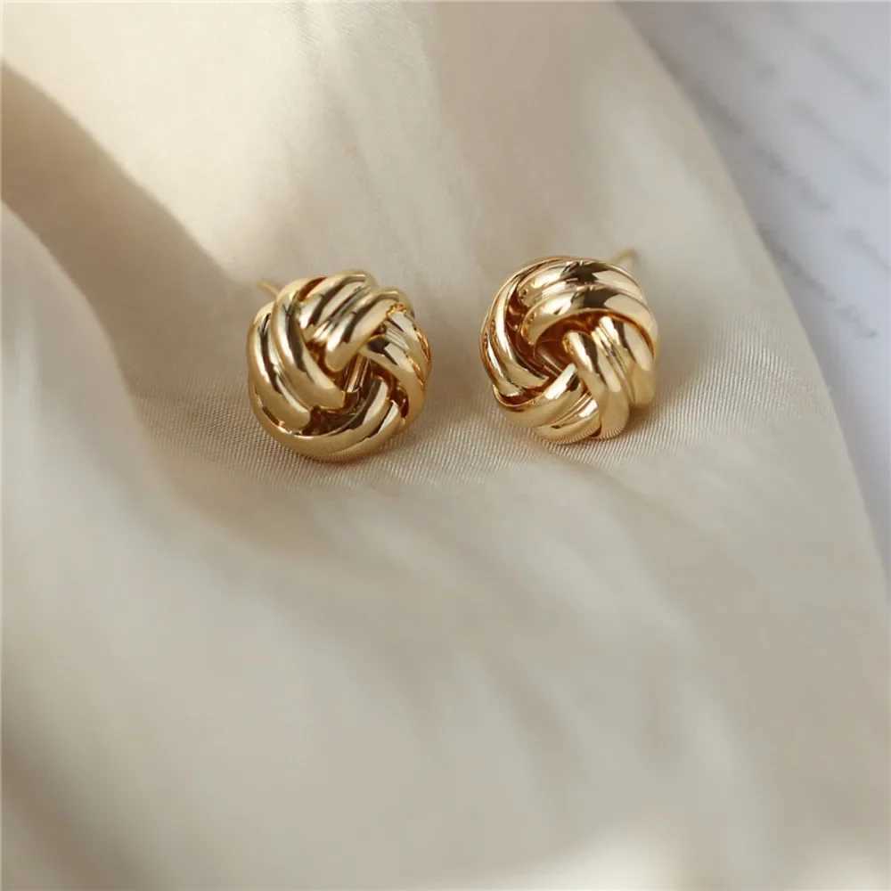 SUMENG Womens Small Metal Stud Earrings in Gold Color with Touch of Style and Elegance Tiny Yet Unusual Fashion Jewelry C251103