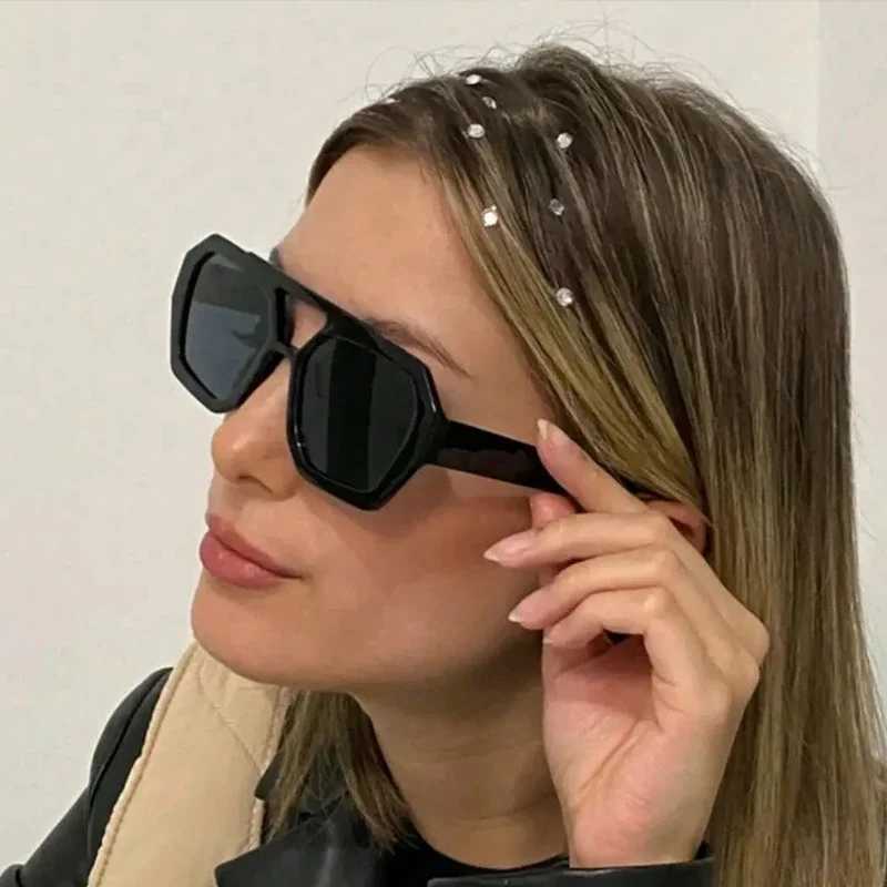 Fashion Sunglasses Luxury Designer Color Lens Womens Sunshade Glasses Retro UV400 Brand SunglassesXJ250402