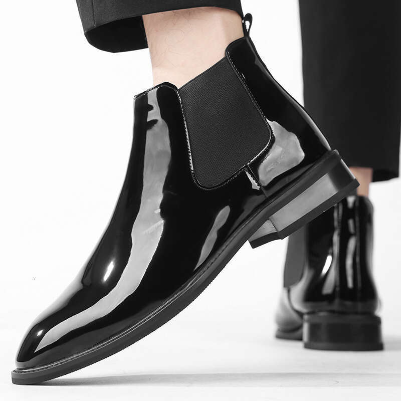 Large autumn high cut red for men's hooded pointed business shoes with English style leather surface Martin boots
