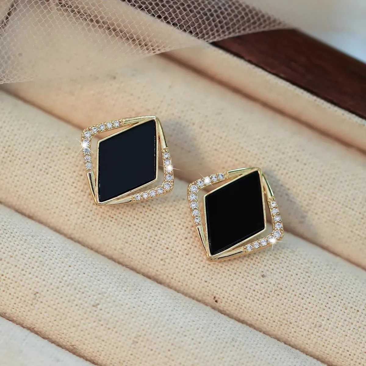 Temperament Black Rhombus Rhinestone Square Stud Earrings for Women Full Crystal Personality Unique Ear Wedding Jewelry C251103