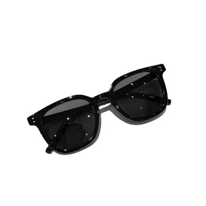 Fashion Square Sunglasses Womens Transparent Ocean Lens Shadow UV400 Mens Retro Rivet Decoration Orange Pink Sunglasses Gafas De SolXJ250402