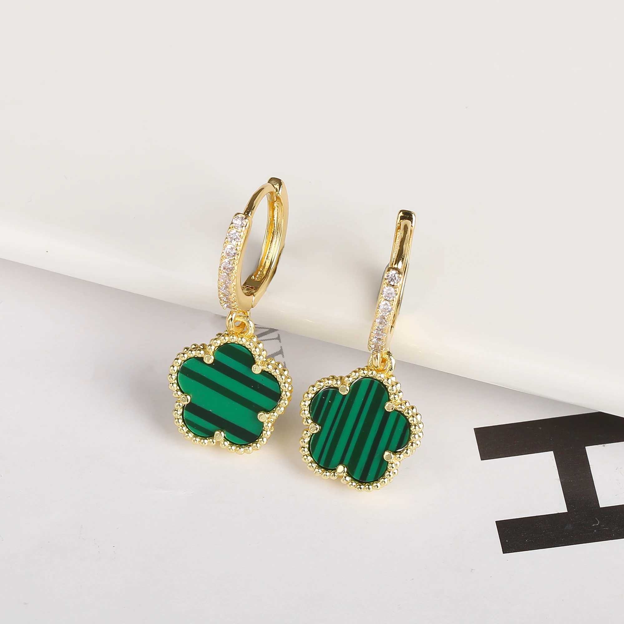Newly designed diamond inlaid earrings plum blossom five leaf flower plant jewelry womens 18K gold-plated accessories clover Y250401
