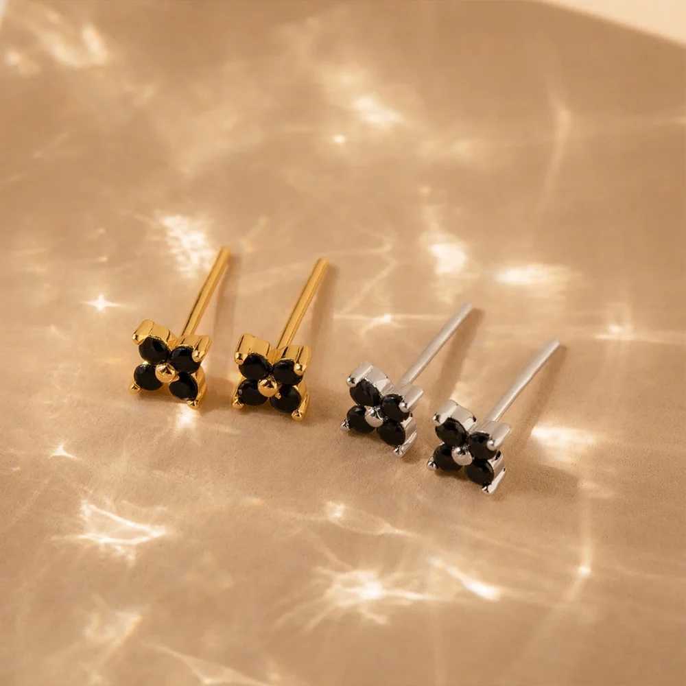 eManco Simple Hypoallergenic Rhinestone Mini Flower Stud Earrings for Women Dazzling Mini Piercing Party Earring Jewelry Gift C251103