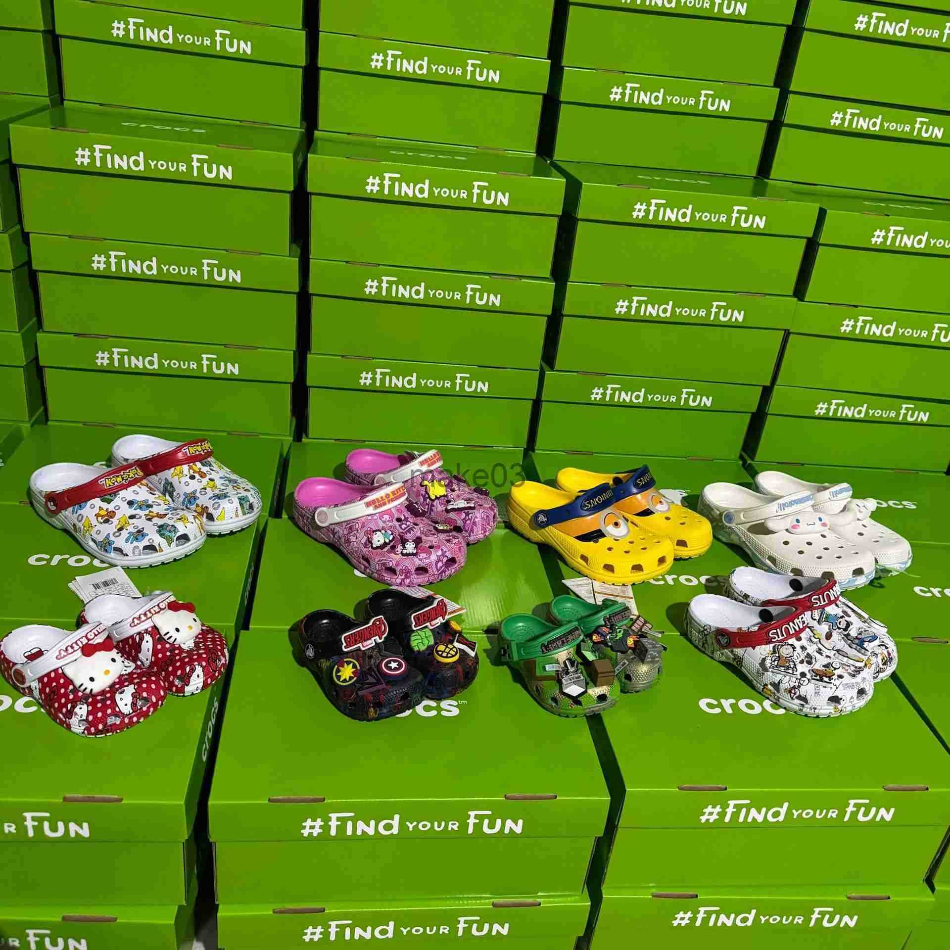 New low heeled beach shoes co branded by childrens celebrities with holes () J250403