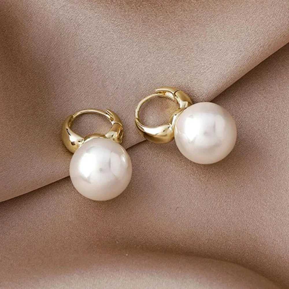 New Cute Pearl Studs Hoop Earrings Minimalist Tiny Huggies Hoops Wedding Jewelry For Women 2025 C251103