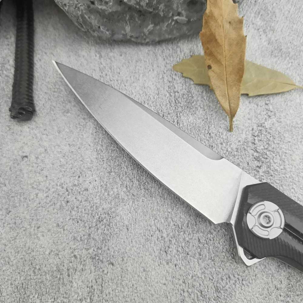 Hot selling 0707 Folding Knife Sharp D2 Blade Carbon Fiber Handle Portable Hunting Bag Survival Knife Outdoor EDC Defense ToolT250402