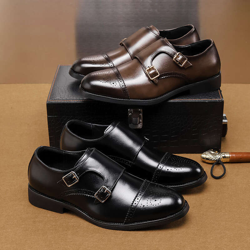 Large size new casual fashionable men's business dress shoes, trendy Blok carved leather shoes