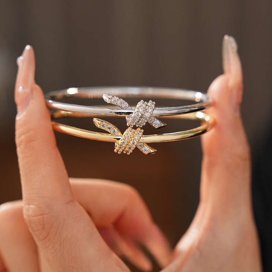 Bracelets Designer luxury bangle Zircon Knot Rope Smooth Clasp Fashionable European and American Versatile Personality Bracelet Niche for Women